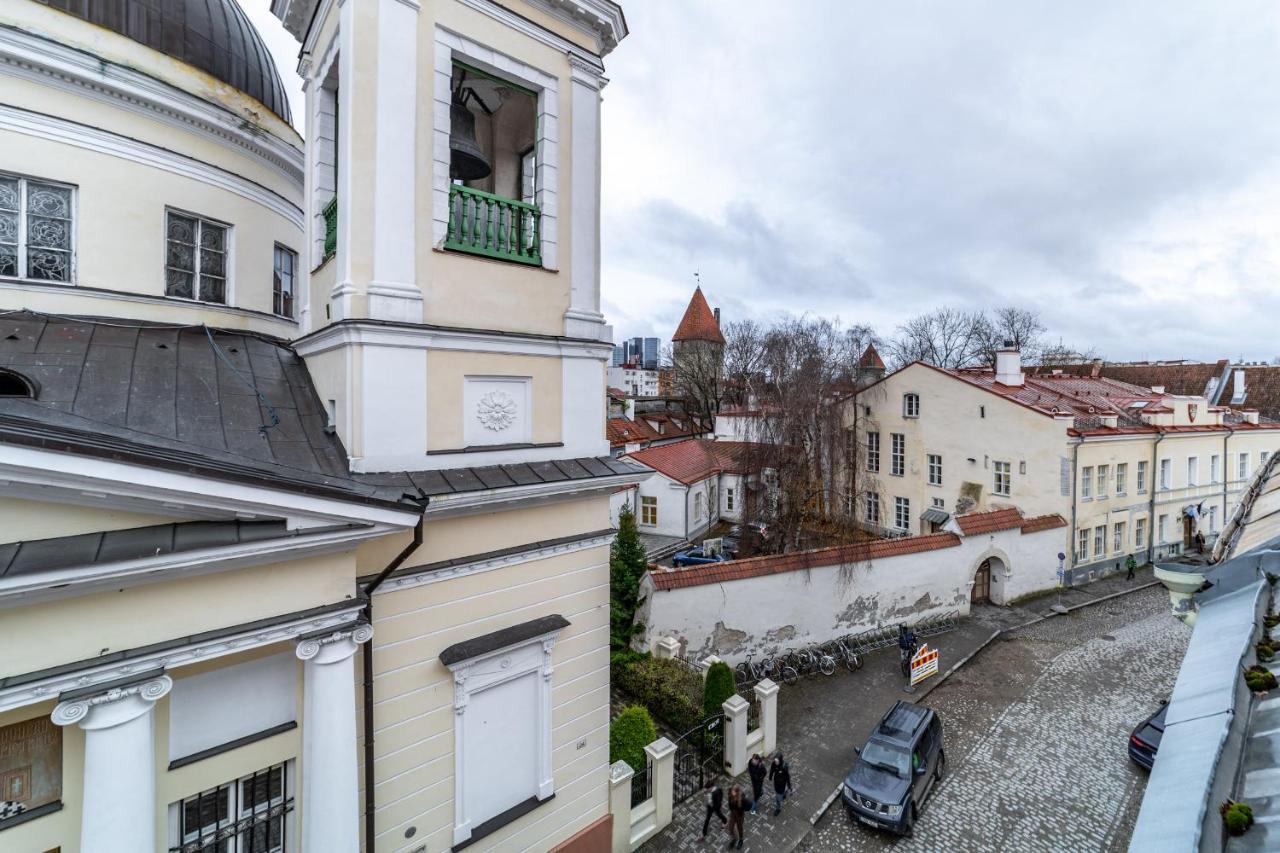 Roofs Of The Old Tallinn Guest House Exteriör bild